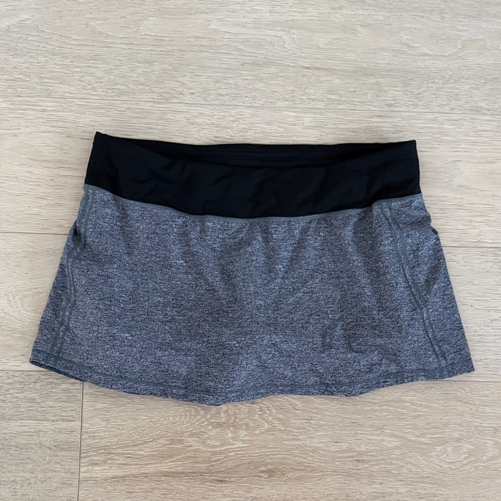 Lululemon pace rival skirt regular length Gray and Black size 12